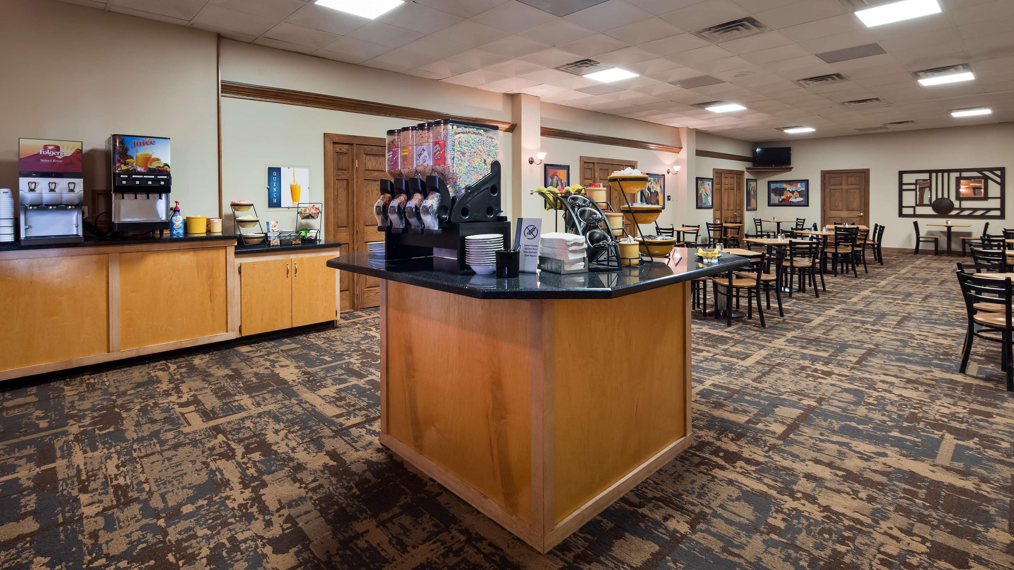 Crossroads Hotel & Event Center Fort Dodge Exterior photo