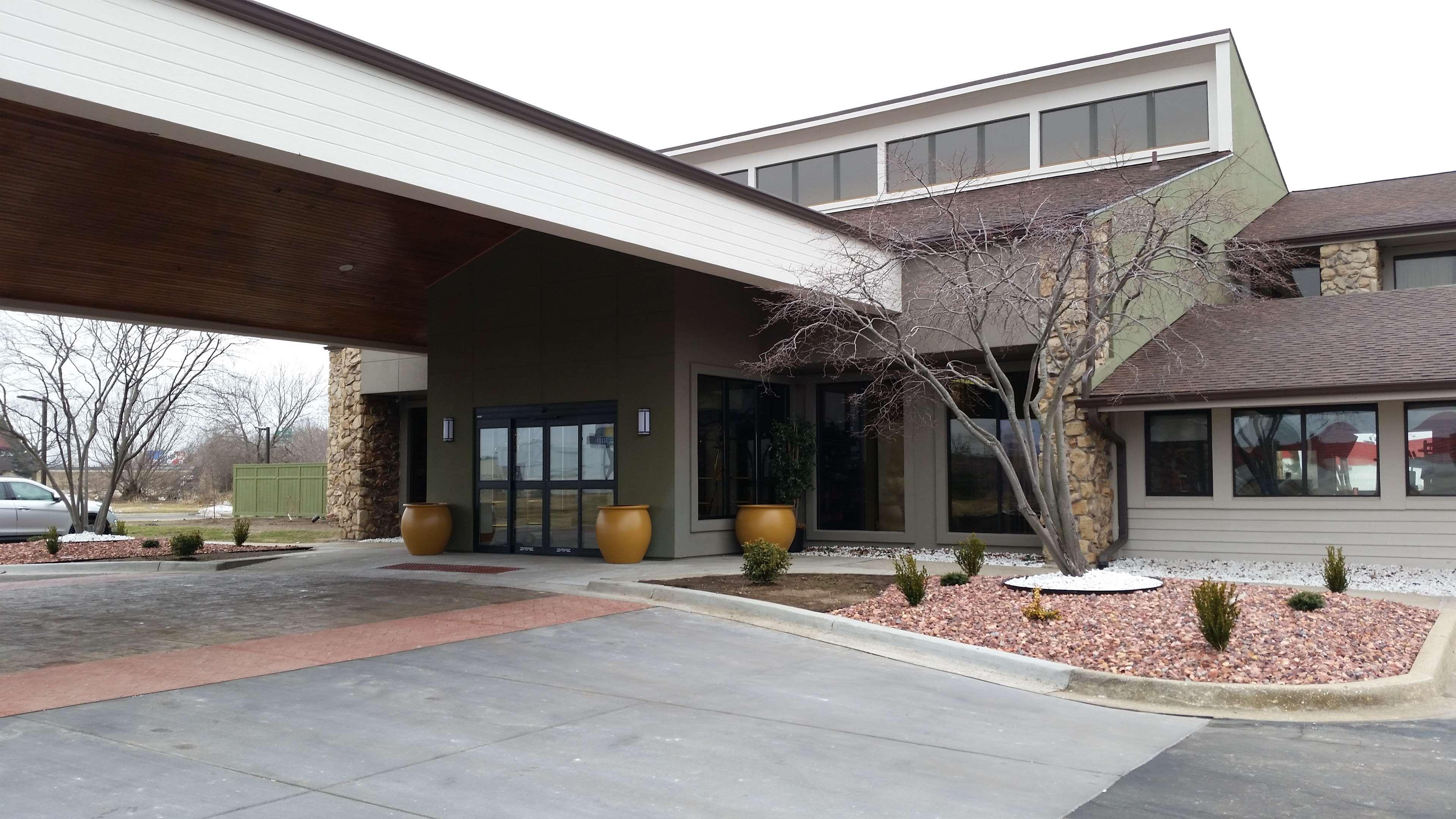 Crossroads Hotel & Event Center Fort Dodge Exterior photo